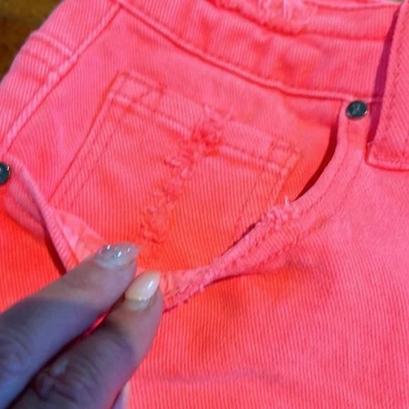 Wild Oak Boutique Jean Shorts size medium - Picture 6 of 11